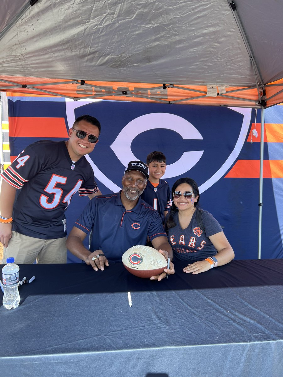 One of the best  <a href="/OtisWilson_55/">Otis Wilson</a> ! It was awesome to meet you! #beardown #dabears #ChicagoBears