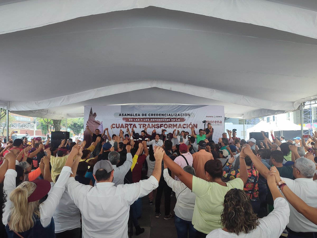 JAlejandroPenaV's tweet photo. Este día fue muy productivo para nuestro movimiento, en #CDMX continuamos con la credencialización de defensor@s de la #4T, arrancamos temprano en la Alcaldía #Azcapotzalco, después #MHidalgo y concluimos actividades en #AObregón.🇲🇽👏🏻
#JuntasYJuntosSeguiremosHaciendoHistoria https://t.co/C7scxTUJDG