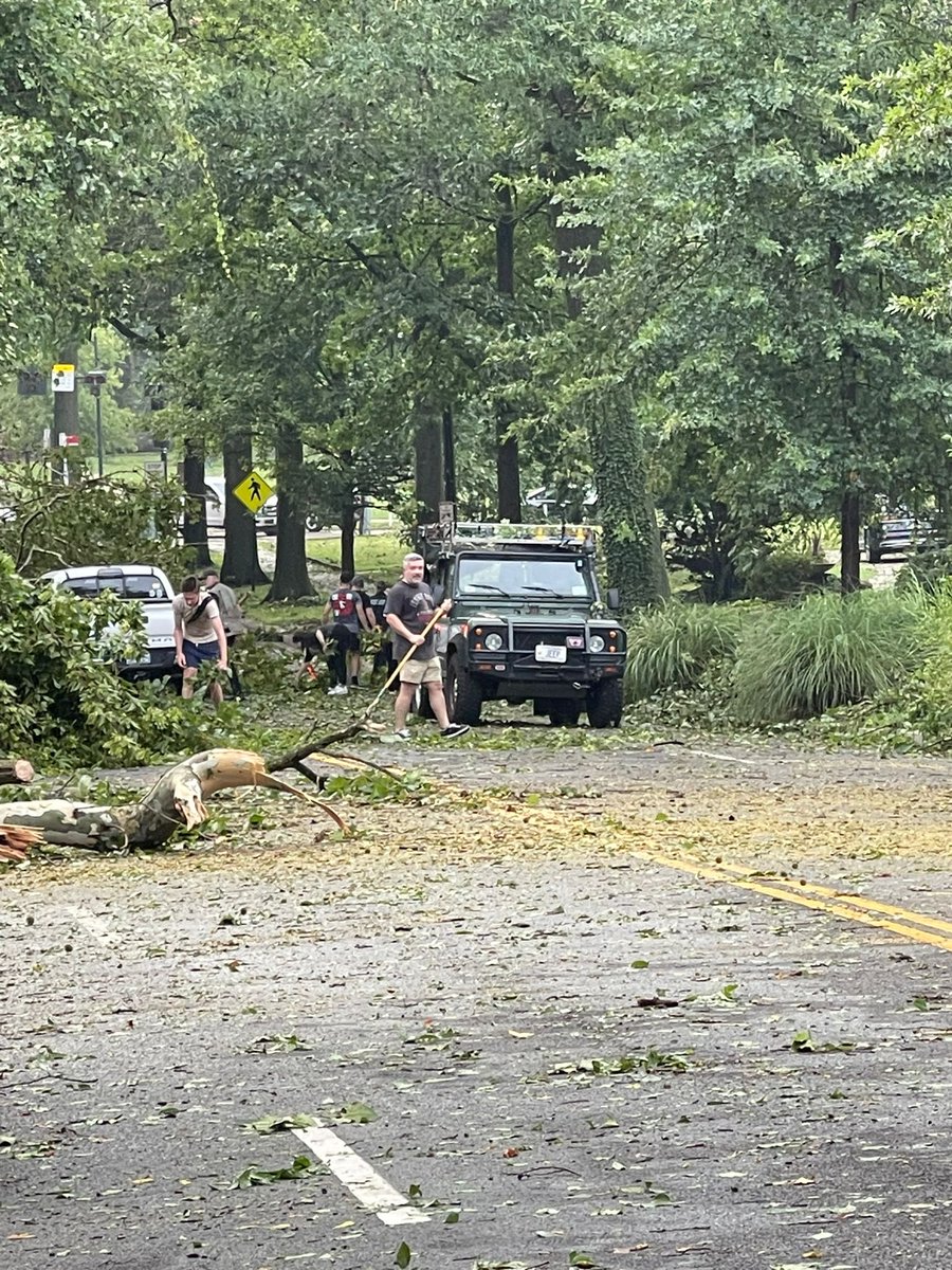 principal_aps's tweet photo. When your community is hit hard by a storm and you see the devastation, you take action! @RandolphIBStars #ServiceAsAction #HowWeOrganizeOurselves #caring #principled https://t.co/DA59WdVHAa