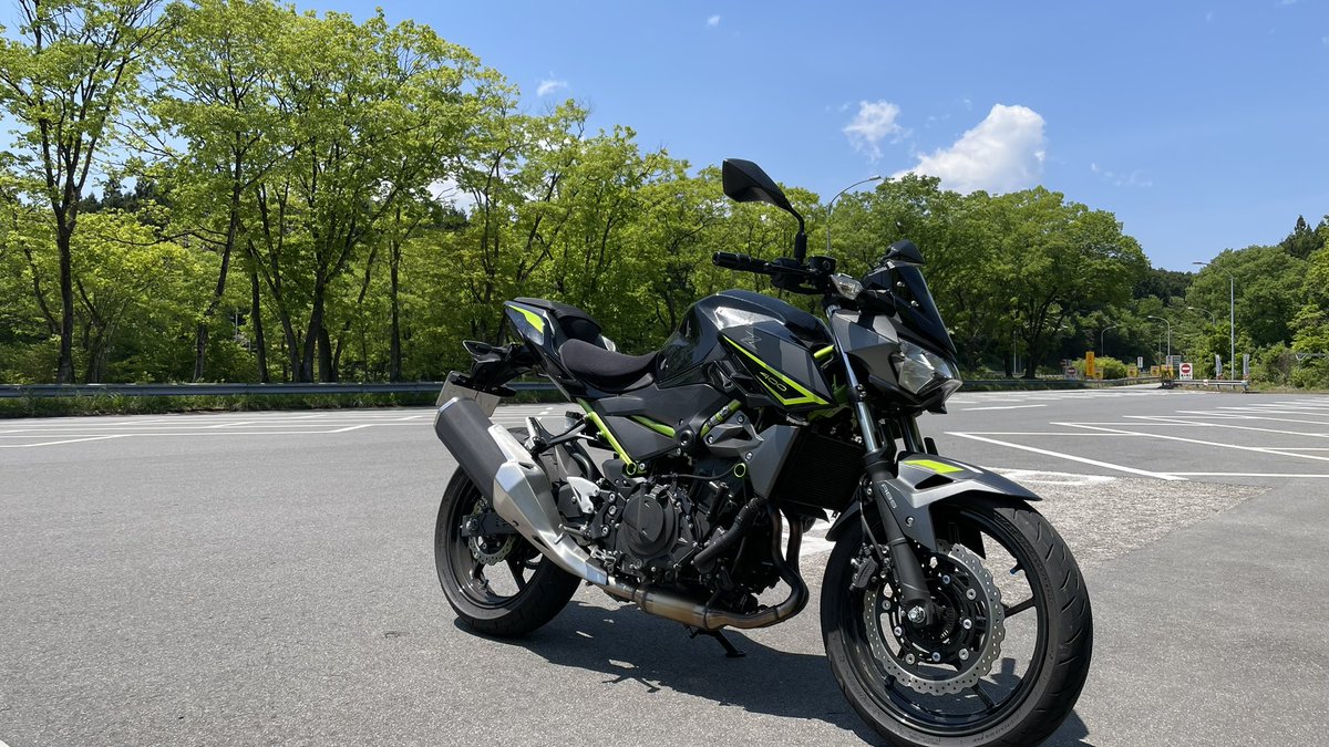 botch_yamamoto's tweet photo. 自己紹介
名前　ぼっち山本
愛車　Kawasaki z400 
地域　埼玉県
年齢　40代
エガちゃんの伝説を追いかけるあたおかライダーのぼっち山本です
モトブロガー　YouTuber
ツーリング動画などをアップしています！
#z400
#エガちゃんねる https://t.co/LXlDeHId1H