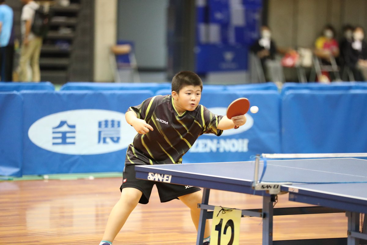 victas_inc's tweet photo. 【#VICTAS JOURNAL: 全農杯 2023年全日本卓球選手権大会( ホープス・カブ ・バンビの部)】

男子バンビ 第2ステージ 決勝

姚 梓聡(姚JTC)
3-0
尾形 栄虎(eスマイル)

#卓球 #ホカバ https://t.co/Dn0SWT5eQo