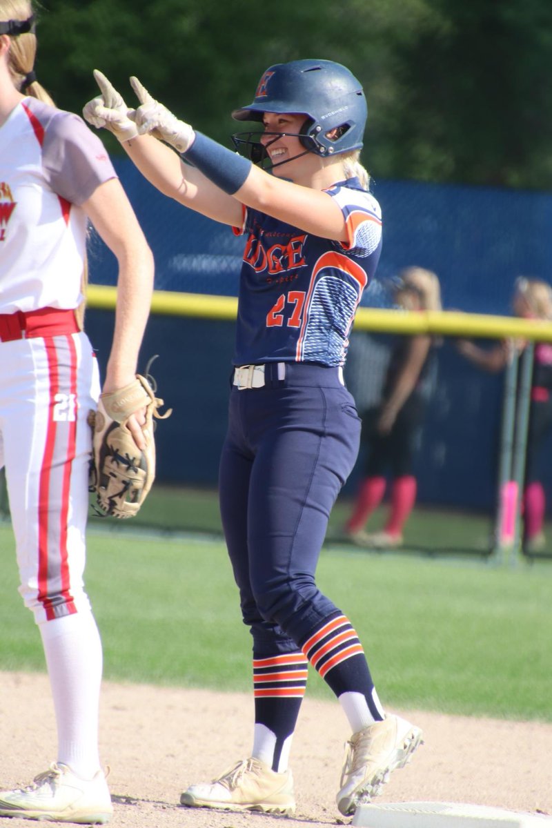 HaylieSchmidt1's tweet photo. This program means the world to me. Thank you Coach Eric, Costa, and all of these coaches who believed in me and gave me this opportunity. This program is truly amazing, and has been such a blessing. Thank you, travel softball, and thank you Edge. All love. 🫶🏼 https://t.co/NmmrSFCALb