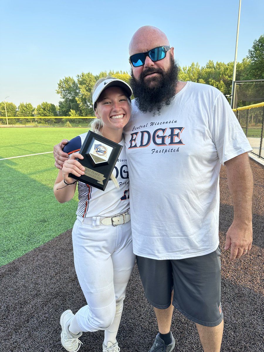 HaylieSchmidt1's tweet photo. This program means the world to me. Thank you Coach Eric, Costa, and all of these coaches who believed in me and gave me this opportunity. This program is truly amazing, and has been such a blessing. Thank you, travel softball, and thank you Edge. All love. 🫶🏼 https://t.co/NmmrSFCALb