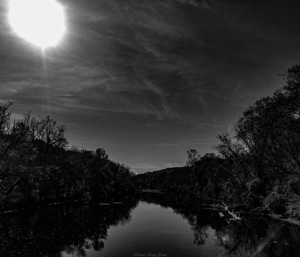 GilbertKElisa's tweet photo. Sharpe Reservation

(Fishkill, NY,  Dutchess, County, New York)

#GilbertKingElisa #DutchessCounty #fishkillNY #Newburgh #NewYorkState #river #deerlake #SharpeReservation #traveling #photography #streetphotography #upstatenewyork #nature #morning #travel #travelphotography #sun #photography #outdoors #blackandwhitephotography #aerial #peoplephotography #colorless #UpstateNY #monochrome #naturephotography  #reflection #streetphotographer  #trees #travelphotographer #FreshAirFund