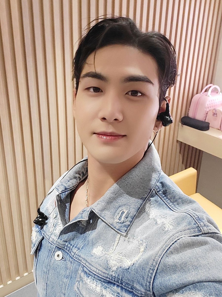 백호(BAEKHO) tweet media