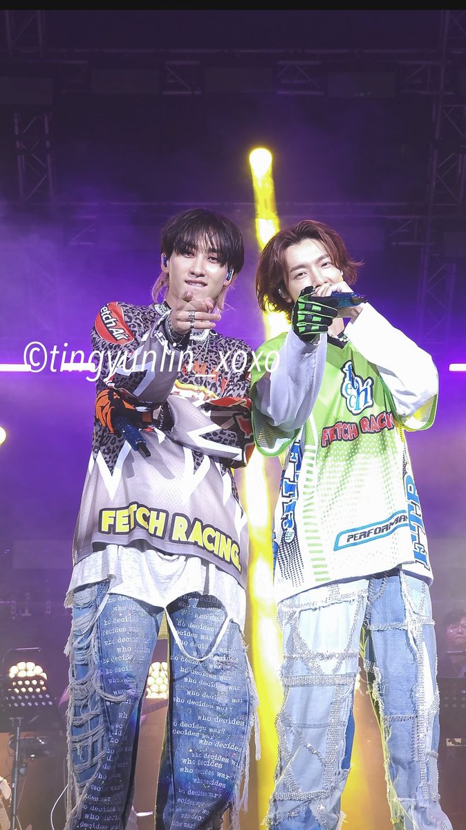 kekeFromTaiwan's tweet photo. 20230729 SUPER JUNIOR D&amp;E

開場沒多久其實海就看到板板了 低頭笑了一下
本想著反正也沒要你做什麼反應 有看到就好
沒想到啊沒想到ಥ_ಥ
跟李赫宰一起衝到面前的瞬間以為自己要死了
啊 活著真好🥺🥺🥺

#SUPERJUNIORDnE #DONGHAE #EUNHYUK #슈퍼주니어 #동해 #은혁 https://t.co/Ep66rdjN6c