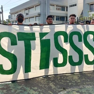 RicardoMonge32's tweet photo. El STISSS SE RESPETA Ó QUIEREN QUE SE LO HAGAMOS RESPETAR HIENAS CARROÑERAS. https://t.co/X5ssHlsgNe