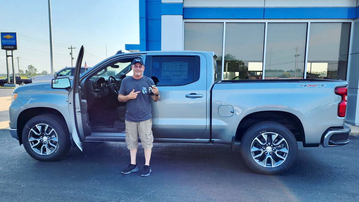 MUNFORD BUYS AT EXPRESS CHEVROLET!!

Tracy Baker from Munford bought his brand new 2023 Silverado LT 4x4 from us today!

WE SURE DO APPRECIATE YOU TRACY!!

(Salesperson: Mike Pegg)
#ExpressChevrolet🇺🇸
#expressyourself 
#HometownDiscount
#HometownDealer