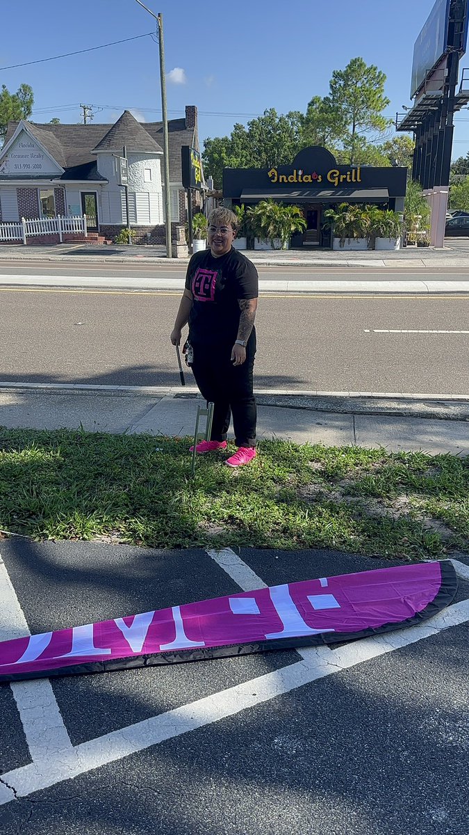 magentaeli's tweet image. First Customer-Appreciation at Kennedy in the books a success 🙌🏽🙌🏽🙌🏽 #FloridaNorthUnited #NorthForce