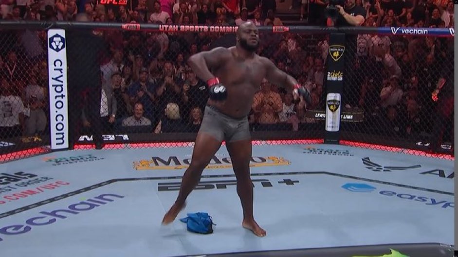 barstoolsports's tweet photo. MY BALLS WAS HOT #UFC291 @SpinninBackfist https://t.co/eRc48pI34e