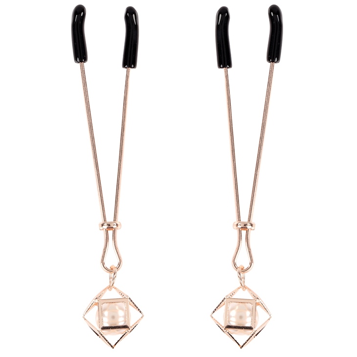 Looking for a sexy twist on nipple stimulation? This pair of rose gold tweezer nipple clamps with pearls is the perfect way to tease and titillate - and they look good, too! Click the link to find out more!
.
.
churchofsinvention.com/brat-pearl-nip…
.
.
#nippleclamps #brat #nsnovelties