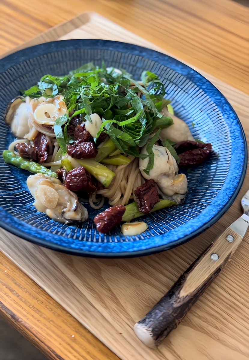 draftkeg_naka's tweet photo. アトピー悪化でゆるグルテンフリー活動してますが、 #スーパー麺 めちゃくちゃおいしい！小麦不使用界の革命です
麺がもちもち🥹

牡蠣とアスパラドライトマトのパスタ風 https://t.co/D9BaJLZ25Q