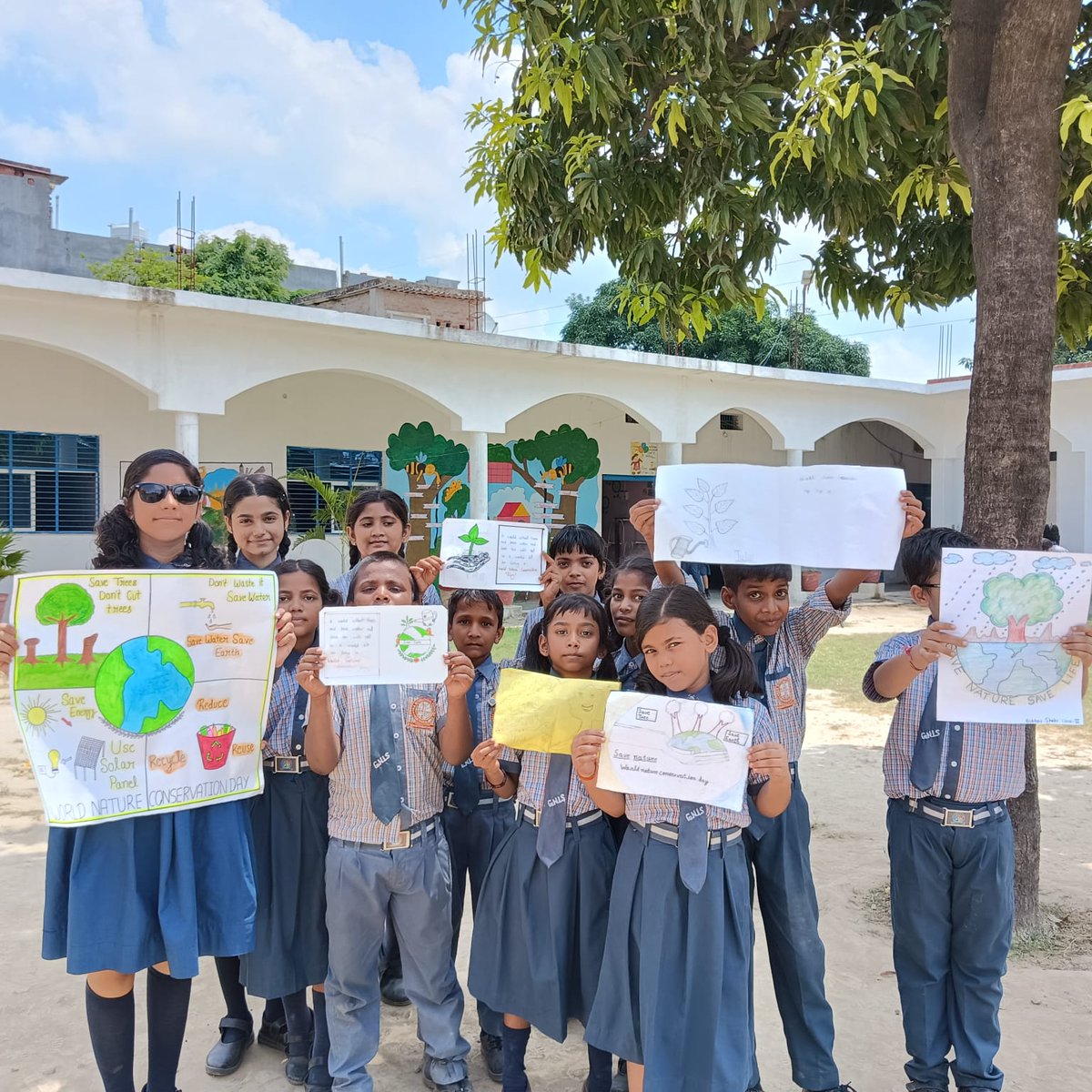 Santosh19140702's tweet photo. G. N. International School - Mau
Admission Open
Class: Playgroup to 8th
Mo: 9918038024, 6392505942
#gnismau
#gninternationalschool
#playgroup
#admissionopen
#englishmediumschool
#bestschool
#NH_29
#BARPUR
#mau
#UP54
#pin275101 https://t.co/moKmzKFFcq