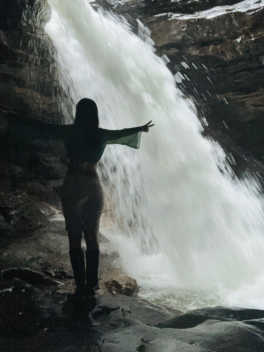 julyanarosales's tweet photo. Conociendo más de la Región Amazónica🤩🌳🐾🍃🪵🌊
Gran Cañón en el cantón #Archidona #Napo #Ecuador #geositio #amazonía https://t.co/DBbzGtAzTh