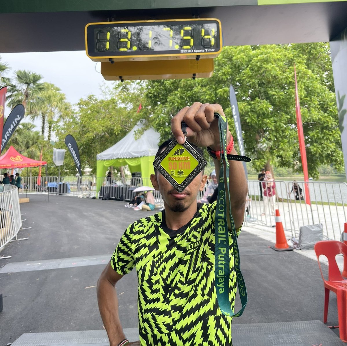 SCBarai's tweet photo. Tinggi rendah, besar kecik, kurus comel, laju perlahan, semua tak penting. Yang penting apa? #CLICKNEXT
Tahniah pemberani semua. Semua langgar limit sendiri. 100 strong sebenar. BERKUASA!
#100strong #FlatIsBoring https://t.co/r7Ie96WS4U