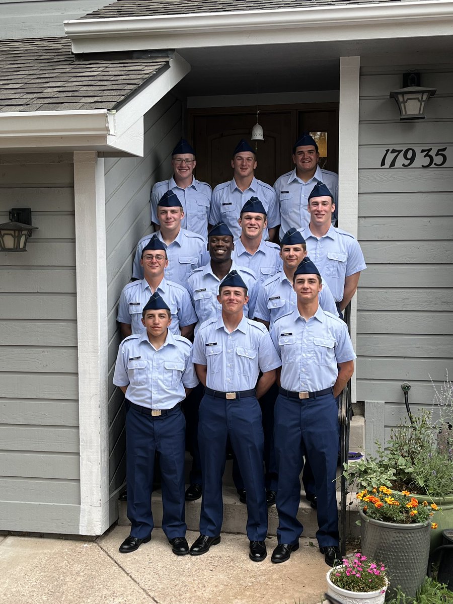 AF_Wrestle's tweet photo. The Class of 2027 enjoyed a well deserved day of relaxation at Coach Johnstons house for #DoolieDayOut https://t.co/1uCVxFmY2q