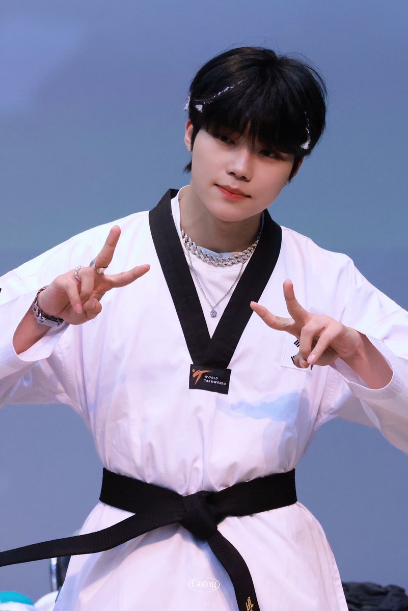 230729 🤍🖤

#박건욱 #PARKGUNWOOK #ZB1 #ZEROBASEONE #제로베이스원 #제베원