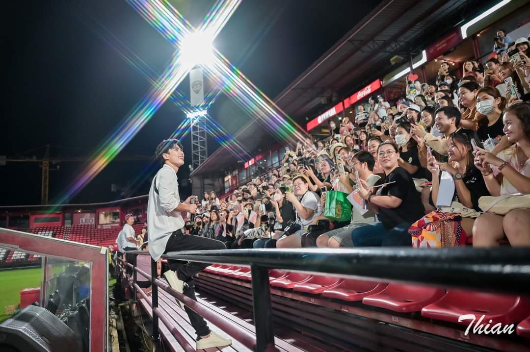 _FriendUnfriend's tweet image. Thammaphat Wongwanich FB update
Thank you for sharing all these beautifully captured moments! 
🧡🐶⚽️
Ohm Special Olympics

#SpecialOlympicsThailand
#CharityFootballMatch2023
#ohmpawat