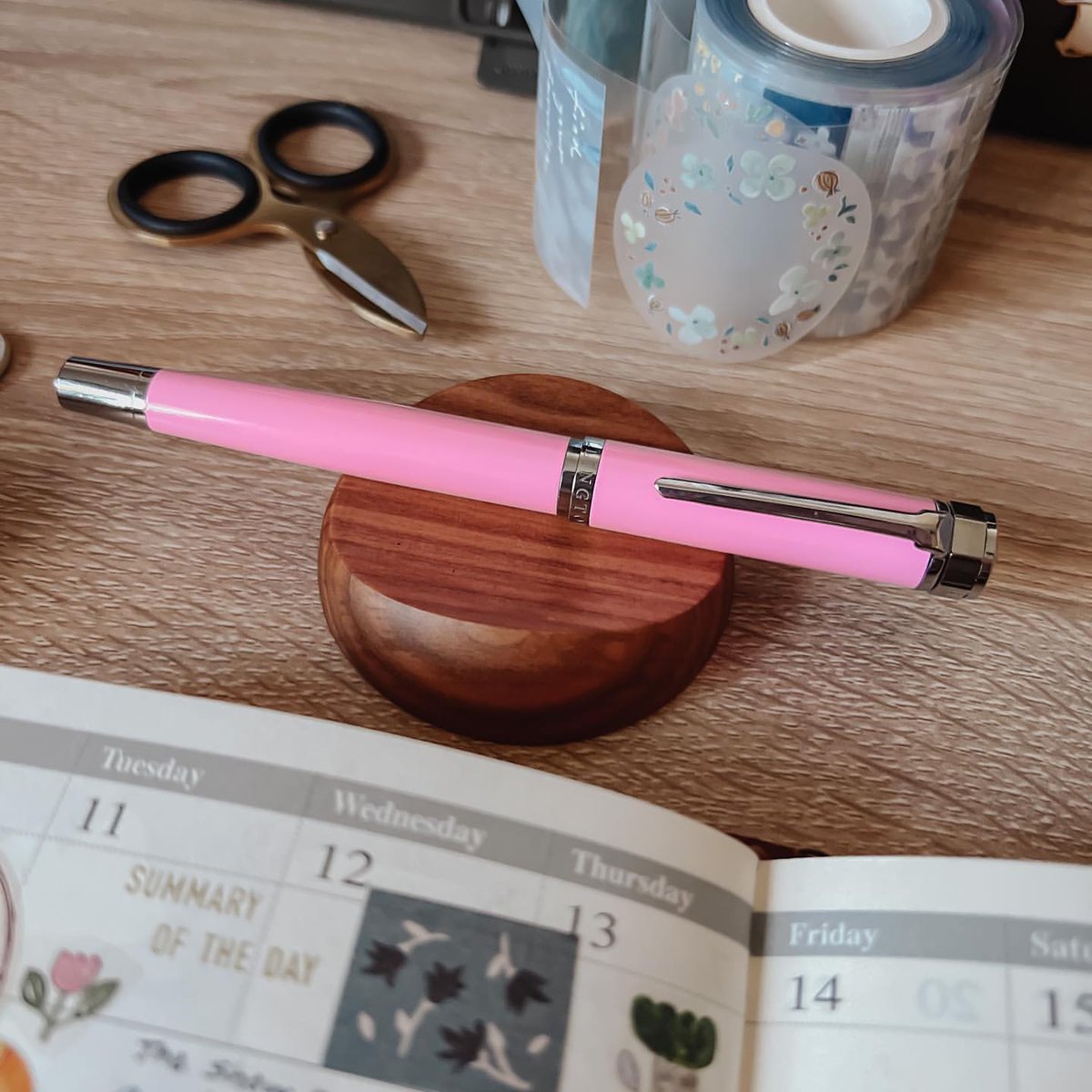 How cute this pink is 💖 The Rosy Flair #EllingtonPen #fountainpens