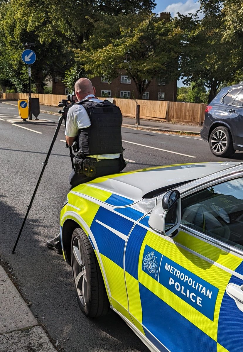 HGWestLTN's tweet image. Yesterday, the police moved away from educating drivers on the speed limit and began issuing Notices Of Intended Prosecution. 

Outcome: 50 drivers were caught exceeding the 20mph speed limit over a short period in Hither Green West.

Thanks you @MPSLewisham 🙏👍🏻