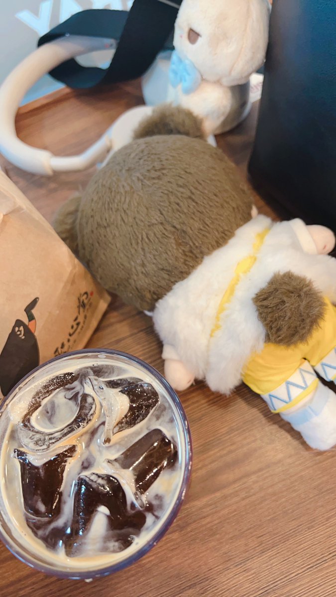gun1234___'s tweet photo. 바보같이생김 https://t.co/JbdYZoBFLM