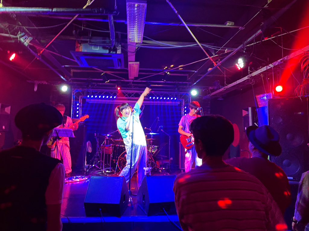 BUHYANDMARY's tweet photo. 昨日は足利BBCにて、ブヒマリライブでした🐖💕みなさま本当にありがとんございました🖖
めちゃくちゃ楽しかった☺️🖖

セットリスト
1.ラッキープール
2.ミュージックファイター
https://t.co/xFCo3Lo2fd
4.イロトリドリノセカイ
5.ラブリーベイベー
6.あなたは生きている
encore
The Great Escap https://t.co/0UqhNdeAgB