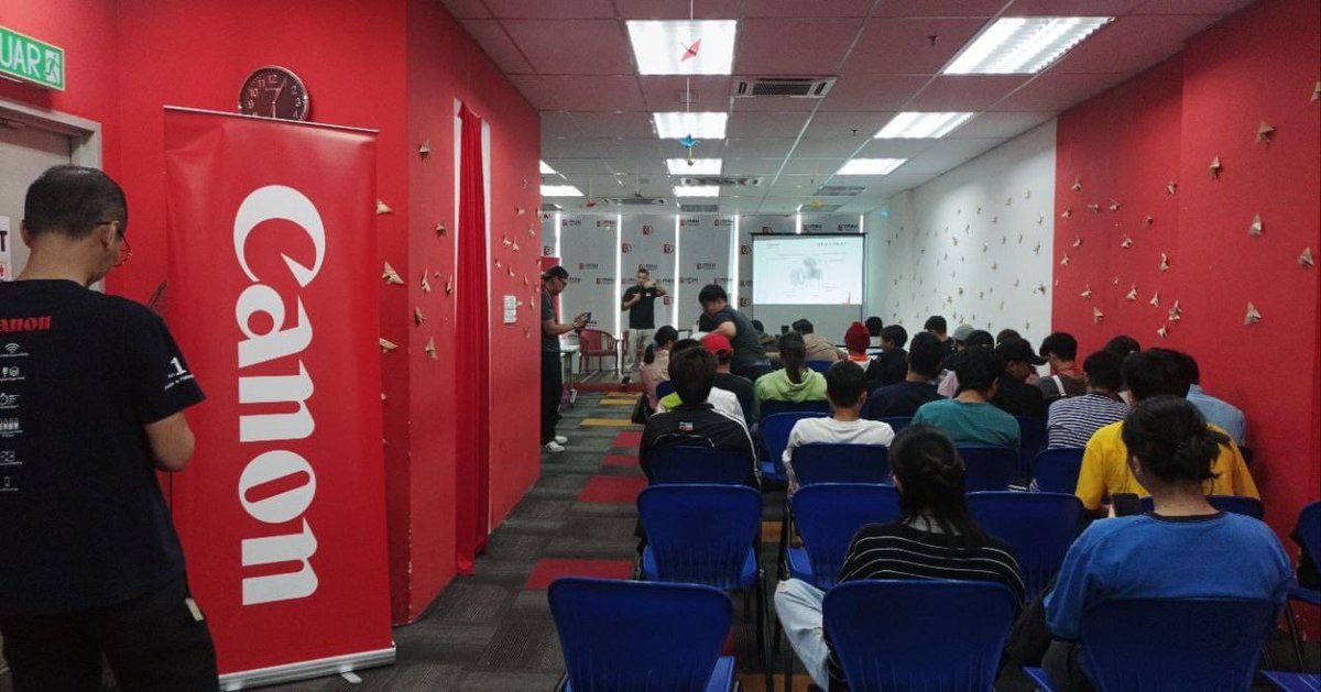 MSUCSabah's tweet photo. Thank you to #CanonMalaysia and the speaker Alric Goh for sharing the knowledge about #basicphotography techniques with us. We left feeling motivated and excited to start taking good photos. We can't wait to see what the future holds!
EOS Community Sabah
#GETClub
#softskill https://t.co/nzSP10U4PK