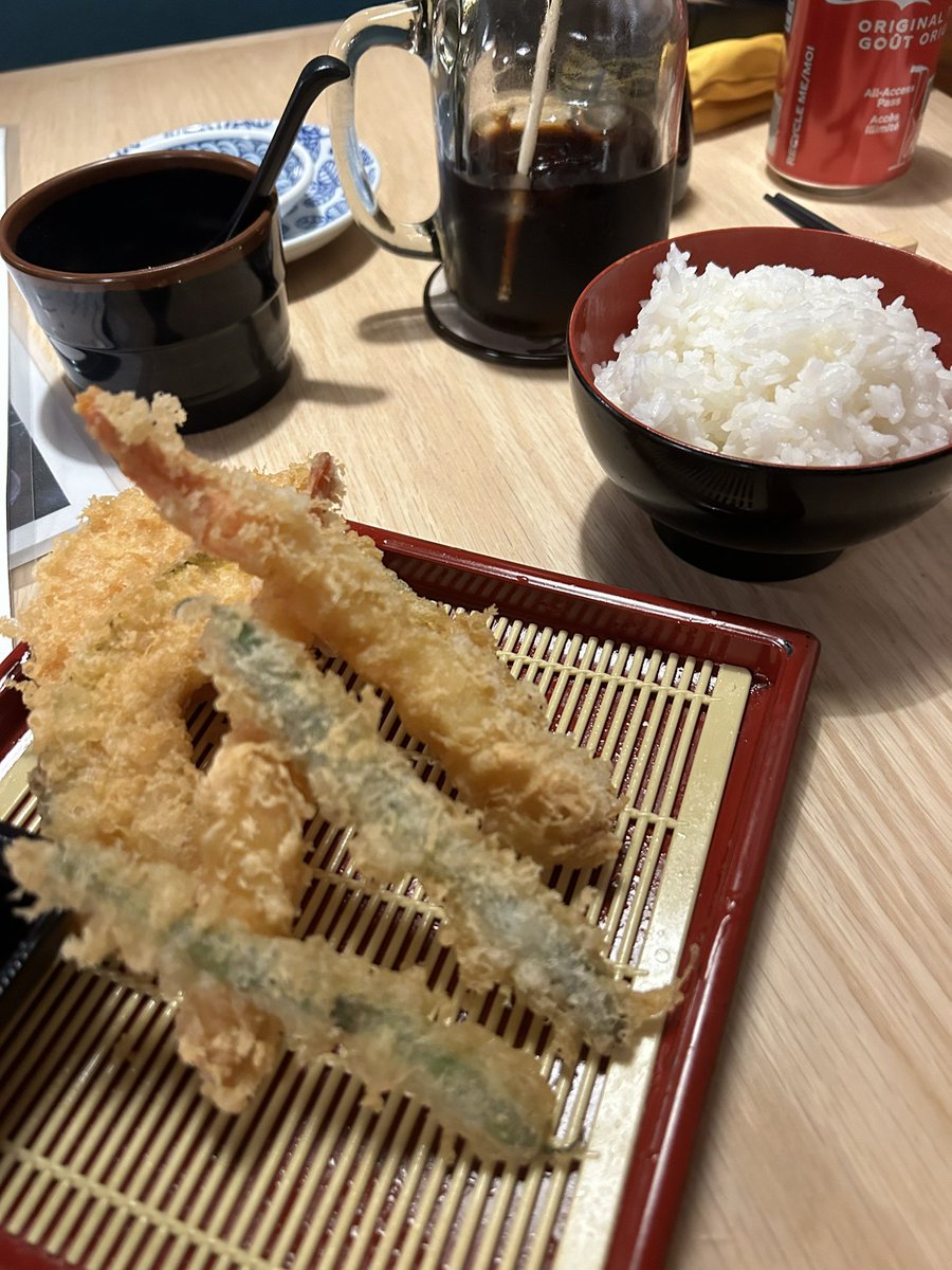yengdesu's tweet photo. holy shit i am so high... WHAT HAPPENED TO TWITTER???? https://t.co/2jDKZbfBTJ