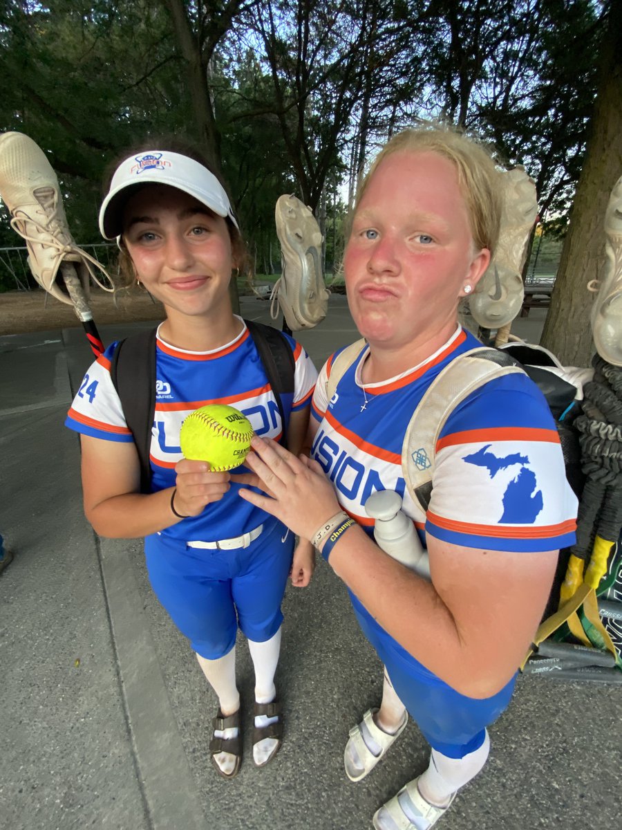 231Fusion16U's tweet photo. 31 Fusion 16U continues to crush it at Lakeshore Strom in Holland with a 16-0 win over Diamonds. Grace Lewis (Kingsley, '24) with a MONSTER HR, and Taylor Moeggenberg (Gaylord, '24) with an inside-the-park homerun. On to Sunday bracket play at 10:00. #fusionstrong https://t.co/24jAeyjvJU