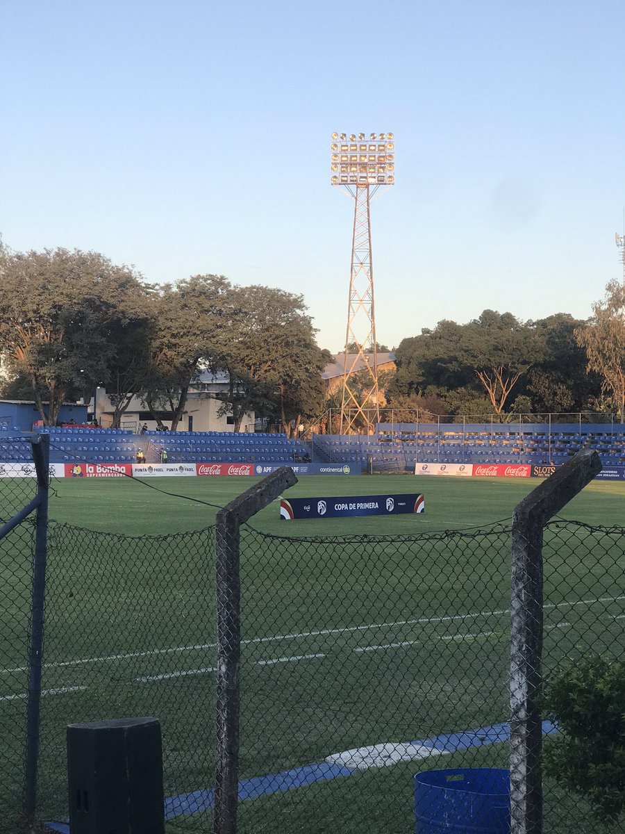 RegueraMirna's tweet photo. 🎙🔊⚽️✨La cuarta fecha tuvo su continuidad en el 🏟Alfonso Giagni y estuvimos con audio y voz para el encuentro entre @ClubSpAmeliano y @Libertad_Guma 
@LesonPy 
#LaVozDelEstadio https://t.co/FuzfrWVQRE