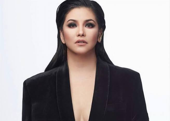 Jaaackysrz's tweet image. All Hail! 

WeLoveYou Queen REGINE
#ASAPNonStop