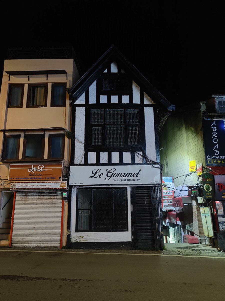 Nomadic_Mohini's tweet photo. I like late night walks on empty roads, after it rains.  
#shimla #Himachal #travel https://t.co/Wij0bGmb3y
