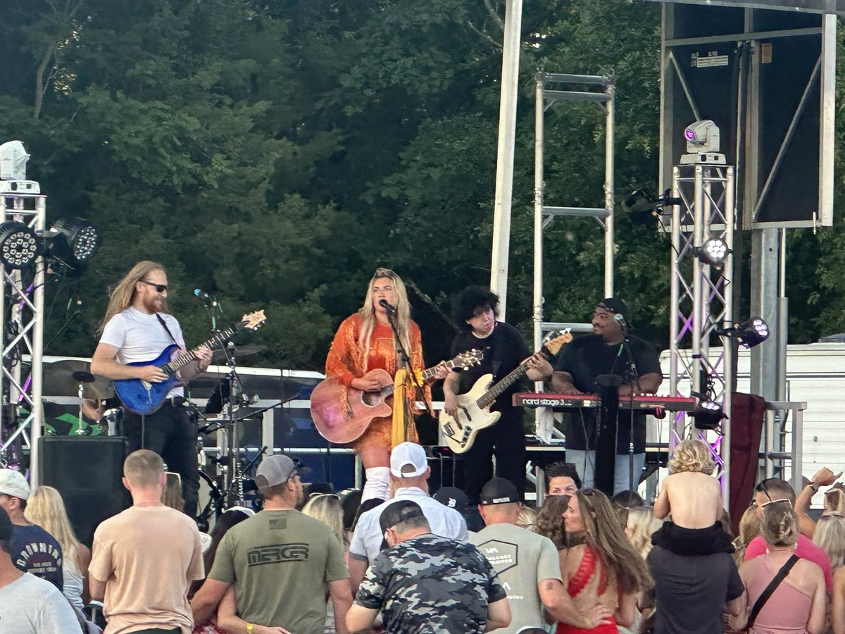 Ashley_Fearless's tweet photo. Always a blast seeing @MorganMylesLIVE !!! https://t.co/LGoUBt5LtJ