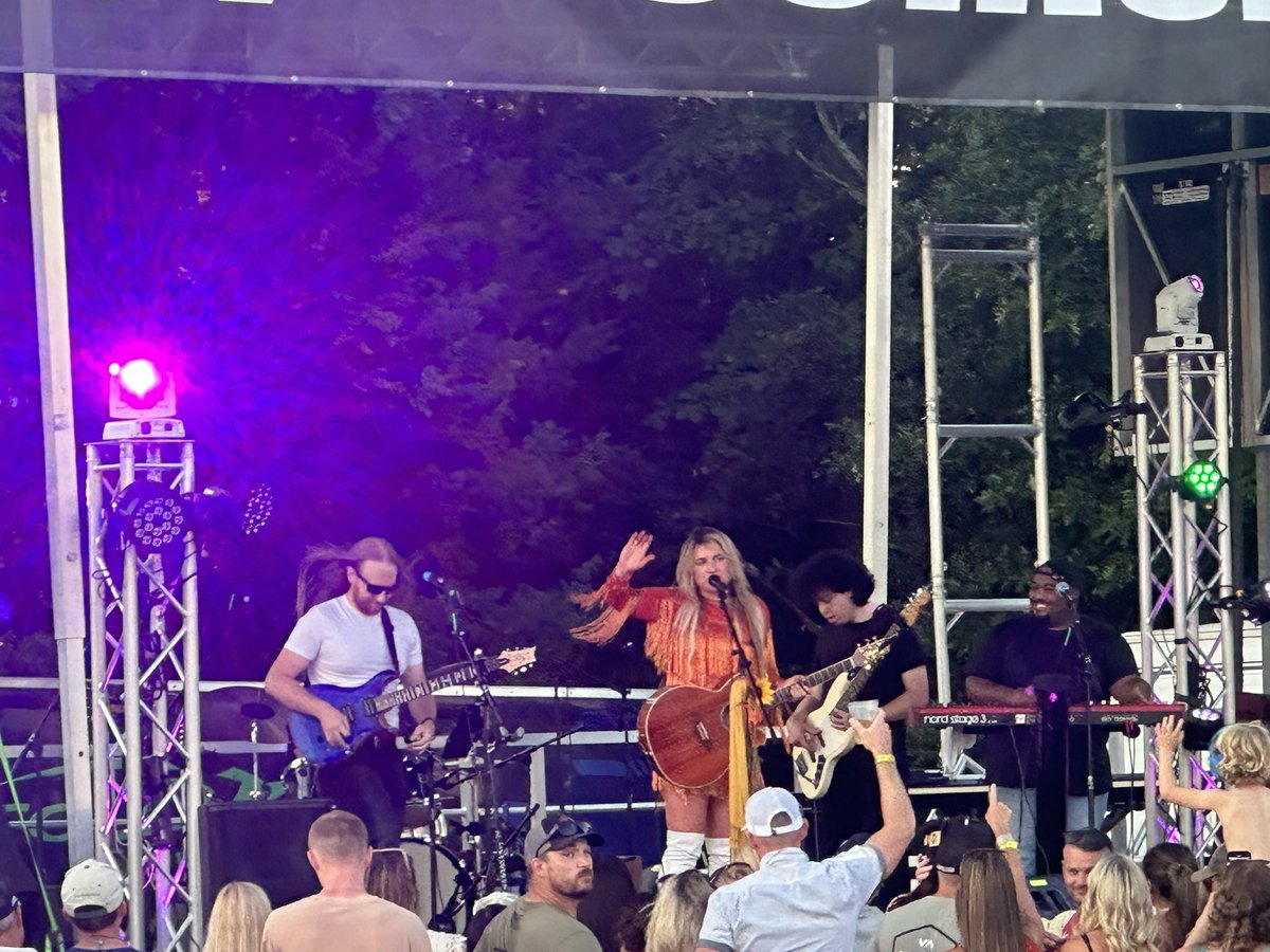 Ashley_Fearless's tweet photo. Always a blast seeing @MorganMylesLIVE !!! https://t.co/LGoUBt5LtJ