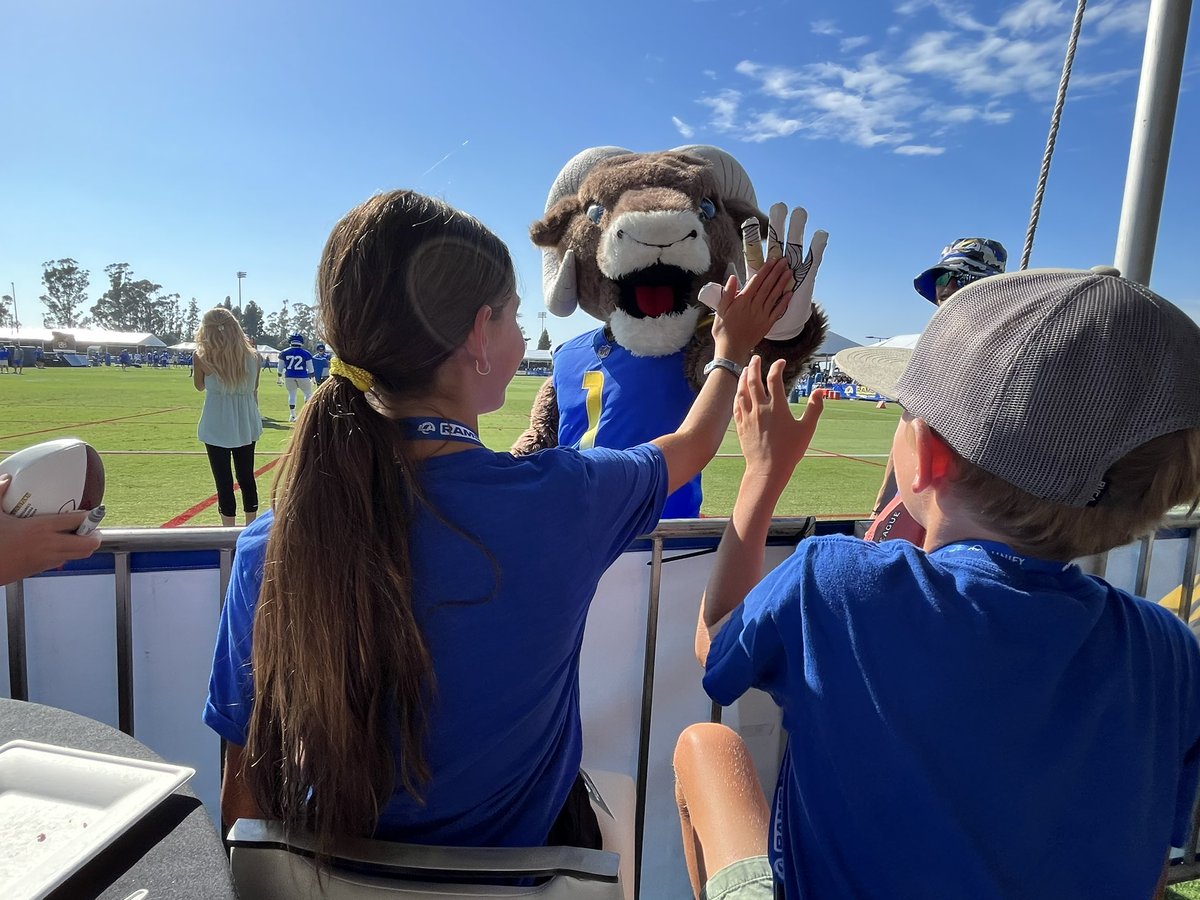 jacobu's tweet photo. #BackTogetherSaturday
@RamsNFL https://t.co/Llut6JGHqp