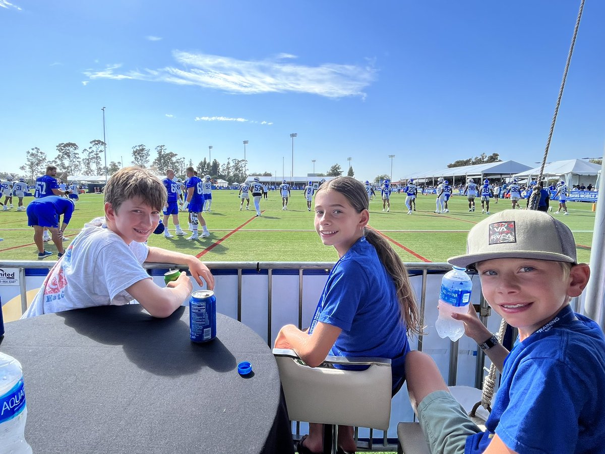 jacobu's tweet photo. #BackTogetherSaturday
@RamsNFL https://t.co/Llut6JGHqp