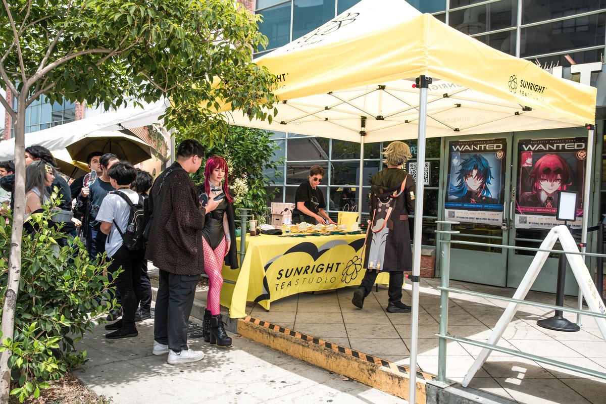honkaistarrail's tweet photo. Cosmic Refreshment Supply - Offline Meet-Up in the US

Thank you, Trailblazers, for your enthusiastic participation today! We saw a couple familiar faces stop by. Were you able to meet them 👀? Comment with your favorite snapshots from the Meet-Up here! 

The limited-time collaboration event will go on until 2023/08/31.
Take a break from your exploration to try out the drinks at the Cosmic Refreshment Supplies!

 #CosmicRefreshmentSupply #HonkaiStarRail