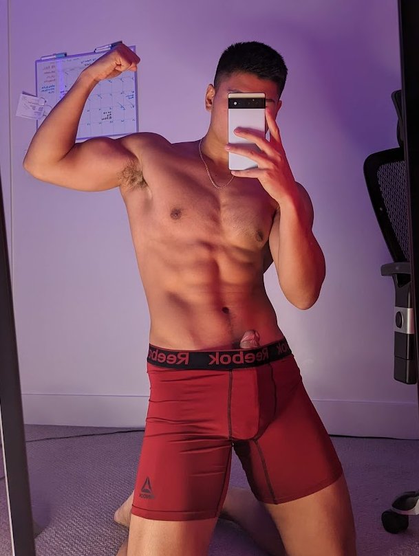 LDean82069's tweet photo. post ur pics 👀 #fitness https://t.co/XWYLIKA0XZ