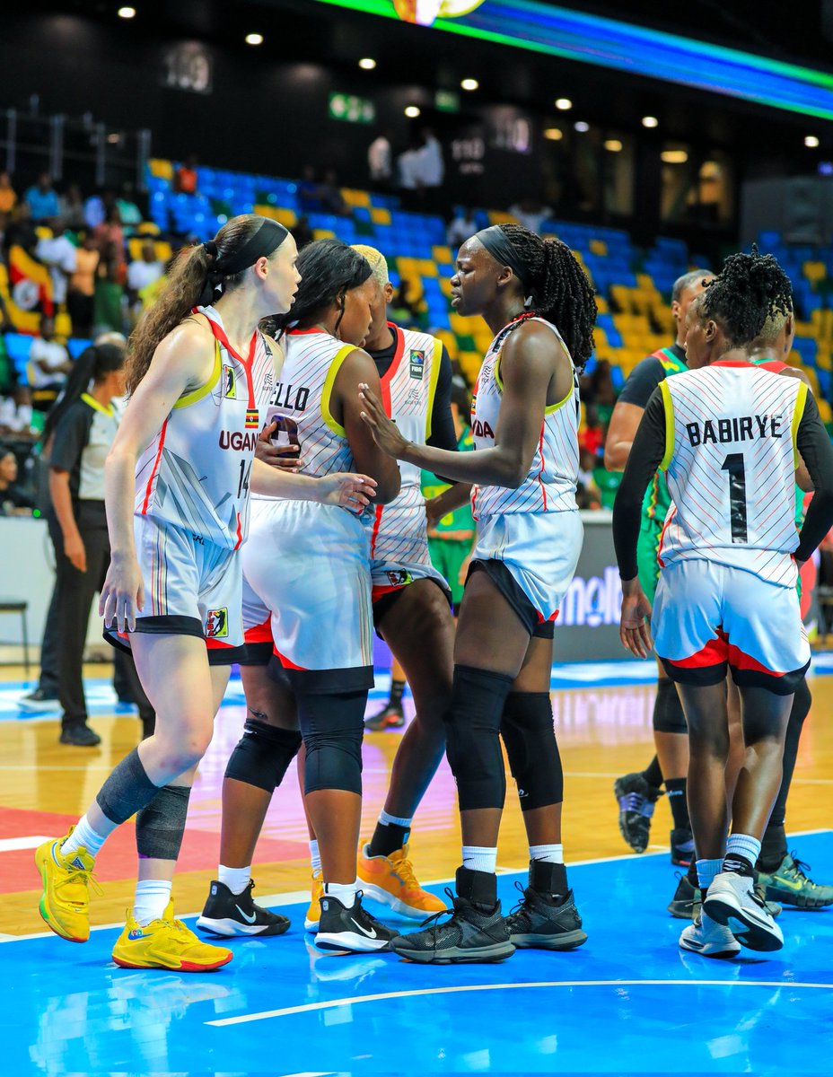 Did you say we have the smallest team (size and height) in the tournament?
Well we have just out rebounded both Senegal and Mali in our group games.
Picked 59 rebounds compared to Senegal's 40 and 56 compared to Mali's 51.
Put some respect on our girl's names 😤 

#Gazelles