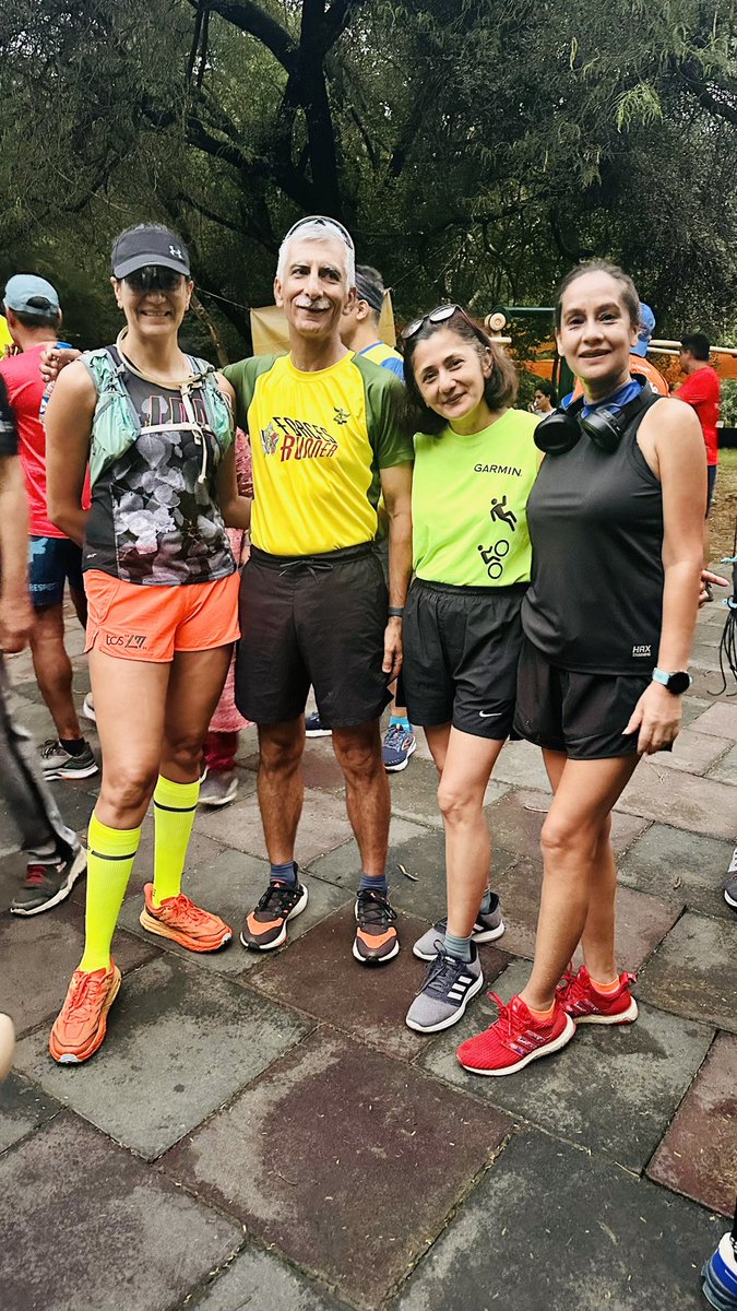 defaultrunner's tweet photo. Some more captures from the trail this a.m. My fav part about this event is the hand drawn certificates by the DRG runners families(kids mostly)- they’re beautiful ! 
It was a pleasure meeting you @aseemanand1967 ! 

#running #runwithreeti #SundayInspiration https://t.co/uBTnzPmirU
