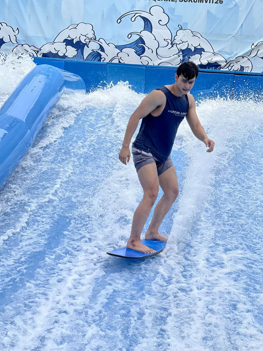 lotte_pck's tweet image. เช้านี้กับกีฬาทางน้ำ 🏄🏻‍♂️
(ท้ายคลิปมีฮา) 😂

#flowhousebangkok
#flowboard 
#Lottechaiyut
#lotte_pck
#LOTTETHC
#มายบูของล็อต
#Babyboo