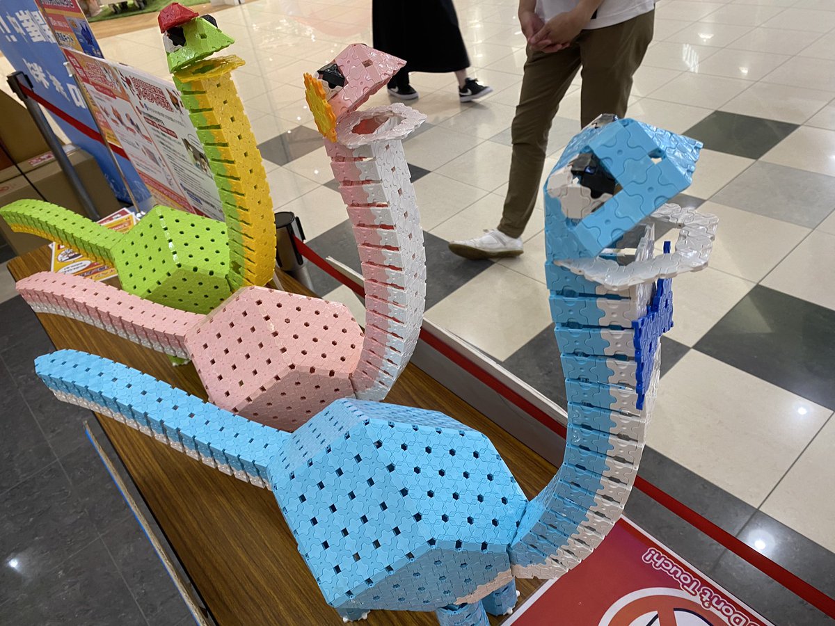 tencoroblog's tweet photo. 今日は発寒イオンでLaQのイベントやってました！
参加無料で、小さなキットが貰えたよ〜🎀ハカセがいて3000円以上購入したら凄いのを作ってくれたりするらしい…！うちはブームすぎてるから買わなかったけど、作ってるとこがみれてすごかった😳 https://t.co/x99QIlDgMx