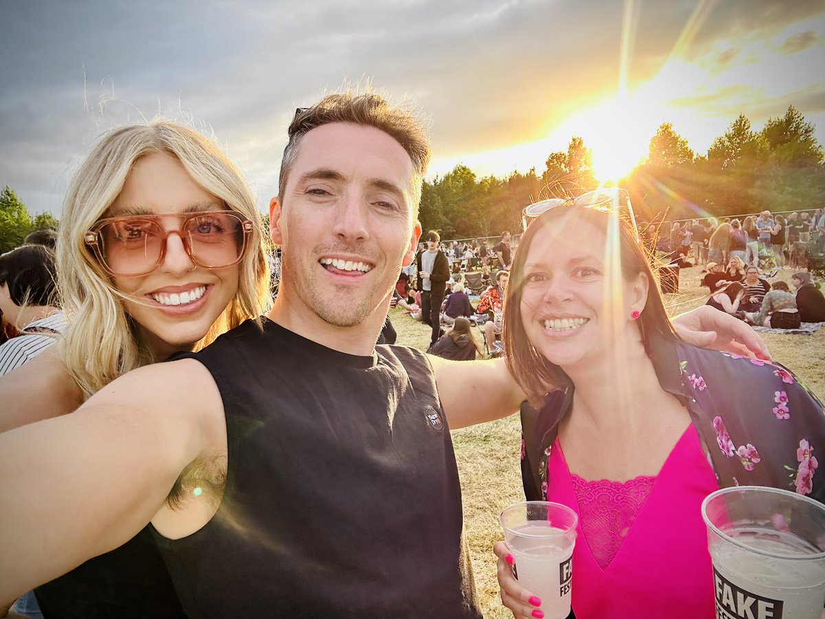 CraigStoneUK's tweet photo. #FakeFest was awesome as always. 

A fantastic night.. ! https://t.co/SzPKnc7S8h
