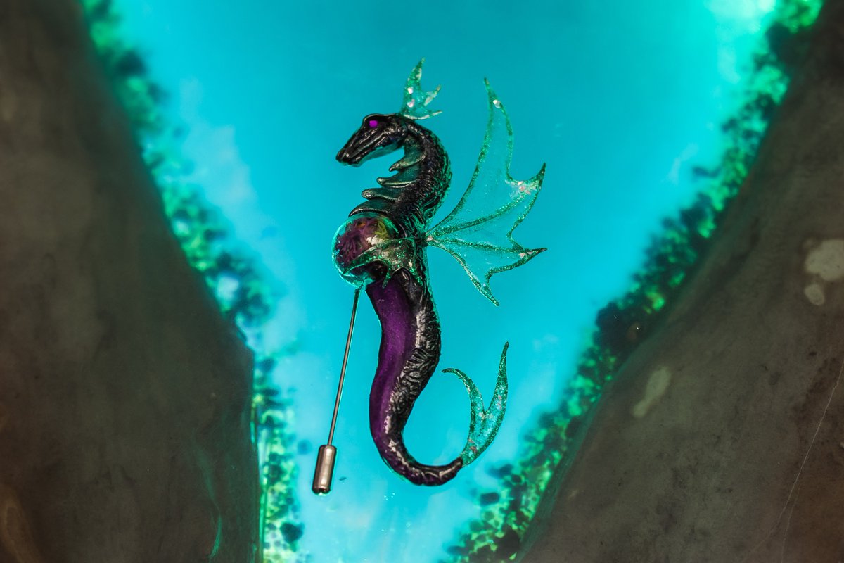 FelisChernaya's tweet photo. My new dragon brooch in museum of "Museum of Nature and Man"
#dragons #artwork #art #brooch #jewe https://t.co/jvT8Ne6RBI