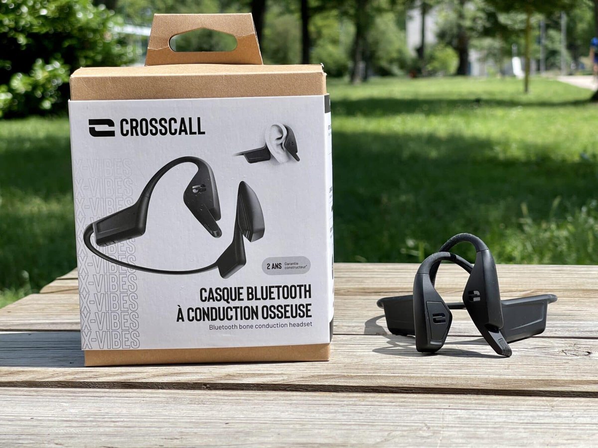 LeCafeDuGeek's tweet photo. Eh toi, du retard sur notre dernier article ?
Test – Crosscall X-VIBES : un casque à conduction osseuse convaincant 
👉 https://t.co/KaCm7YB38i 
#audio #casque #conductionosseuse #crosscall #test https://t.co/2oF4KdhF42