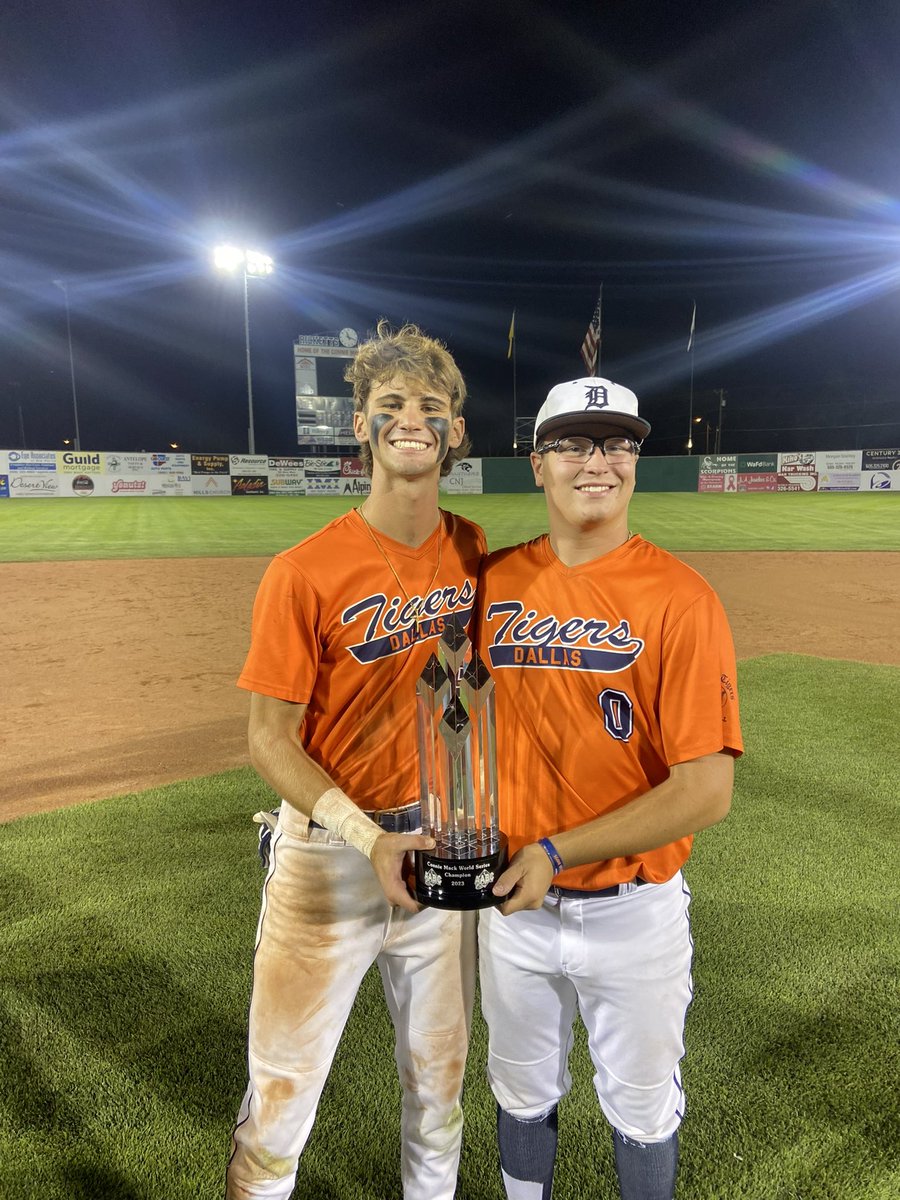 CoachStone09's tweet photo. 2 key players in the @conniemackwsbb SHIP were @BaseballBoswell’s @FarrSawyer with the 2RBI single in the bottom of the 7th to tie, and @BerkeleyRoddy relieving a tough spot in the 9th, UNSCATHED to earn the WIN! 

Connie Mack World Series Champs!! 
@emsisdathletics 
@boswellhs https://t.co/sL07CmRFLf