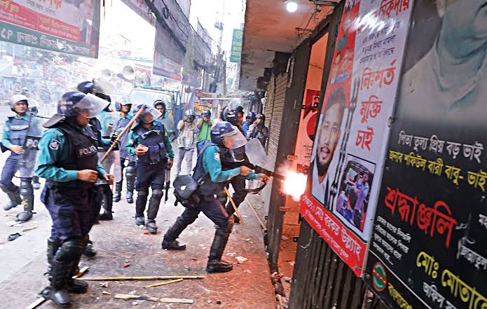 SRksSadman's tweet photo. Step Down Hasina
#RestoreCaretakerGovt
#FreeJamaatLeaders
#ControlPriceHike
#SaveBangladesh
#Jamaat
#Dhaka https://t.co/R8iB1RFo4B