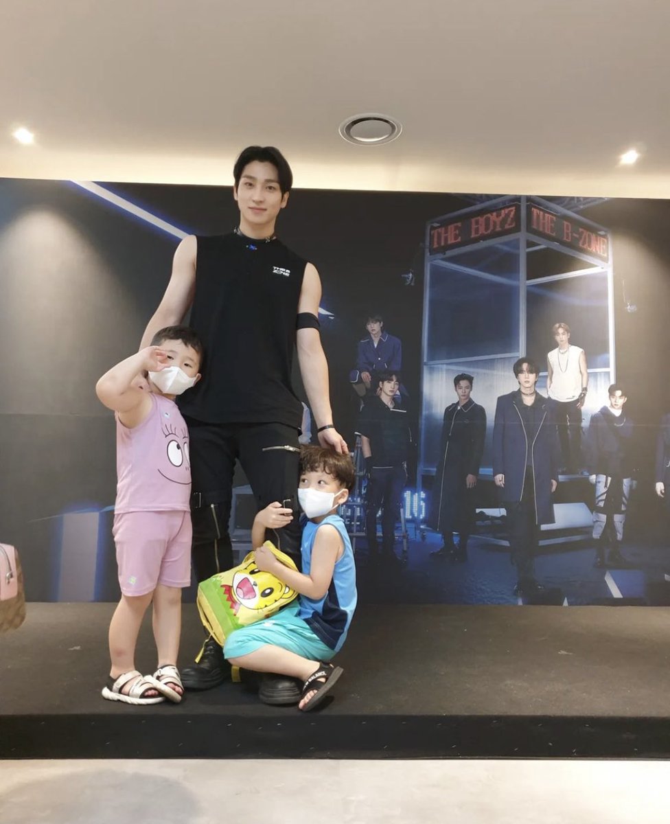 Please don’t forget that Sangyeon is a family man. He loves his nephews so much and he has a huge respects to his older sister