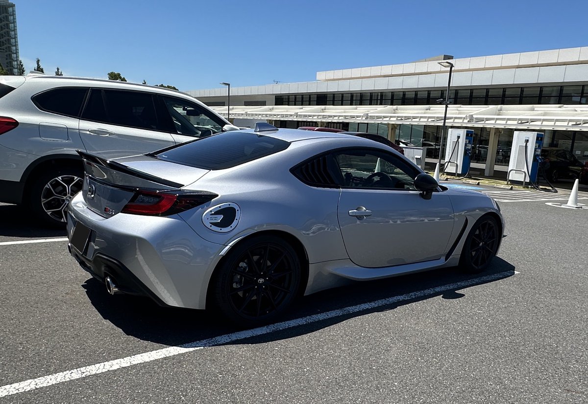 evening_sky's tweet image. 今日はこちらの試乗にお台場に😎
首都高走りましたが剛性感高くエンジンも気持ちよくかなり完成度高いですね😊
思いのほか乗り心地が良くてびっくりしました😁
#BMW #BMWM2 #G87M2 #THEM2 #M2 #BMWTOKYO #BMWM 
#GR86 @BMWTokyoNews