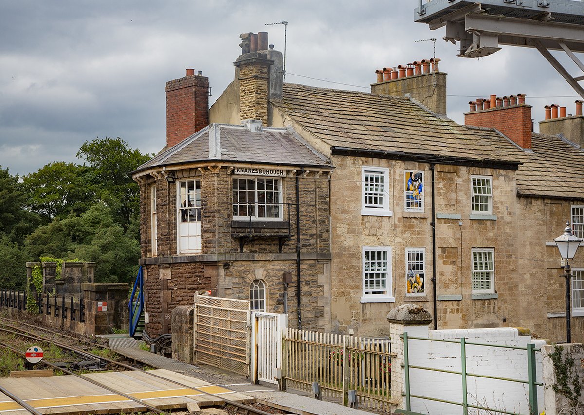 LazloUzala's tweet image. Signal box at Knaresborough train station @VisitKnaresboro @KnaresboroNow @ThePhotoHour @peac4love @HarmonyMindBody #Signalbox  #Knaresborough #train #station